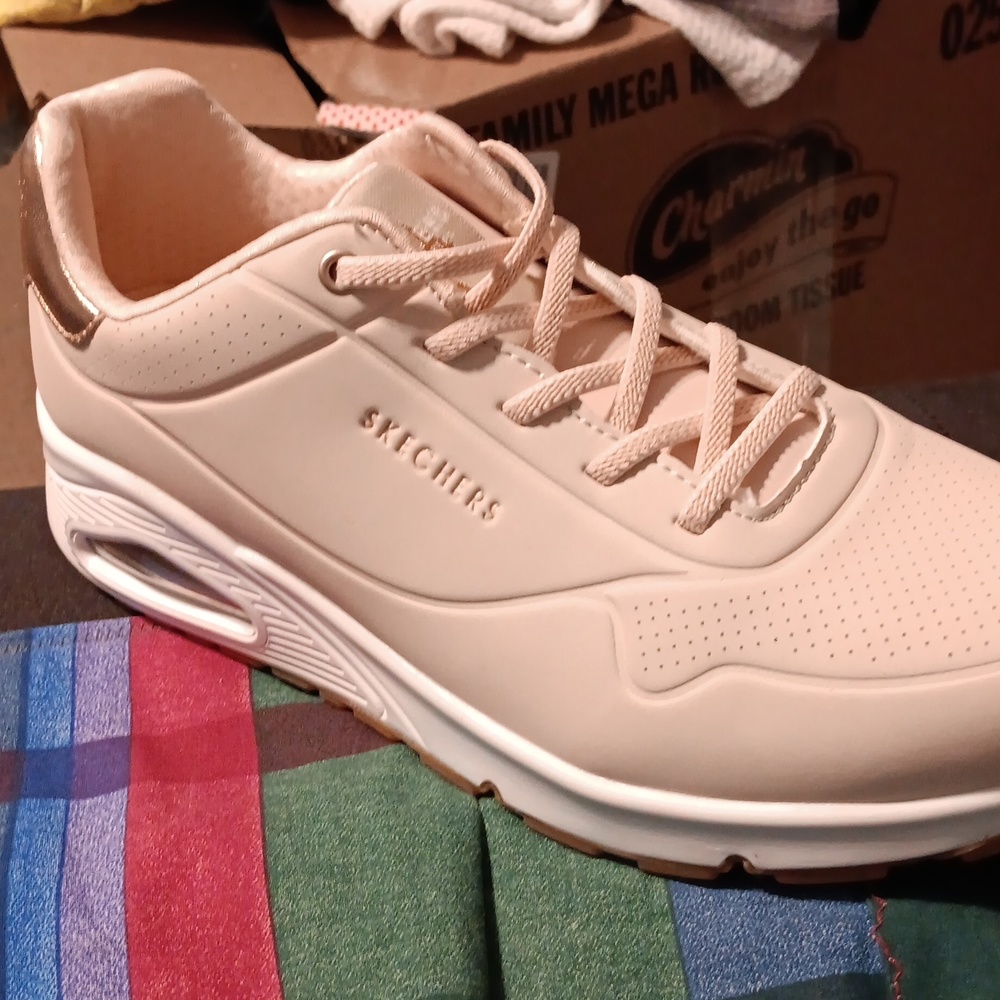 Skechers
